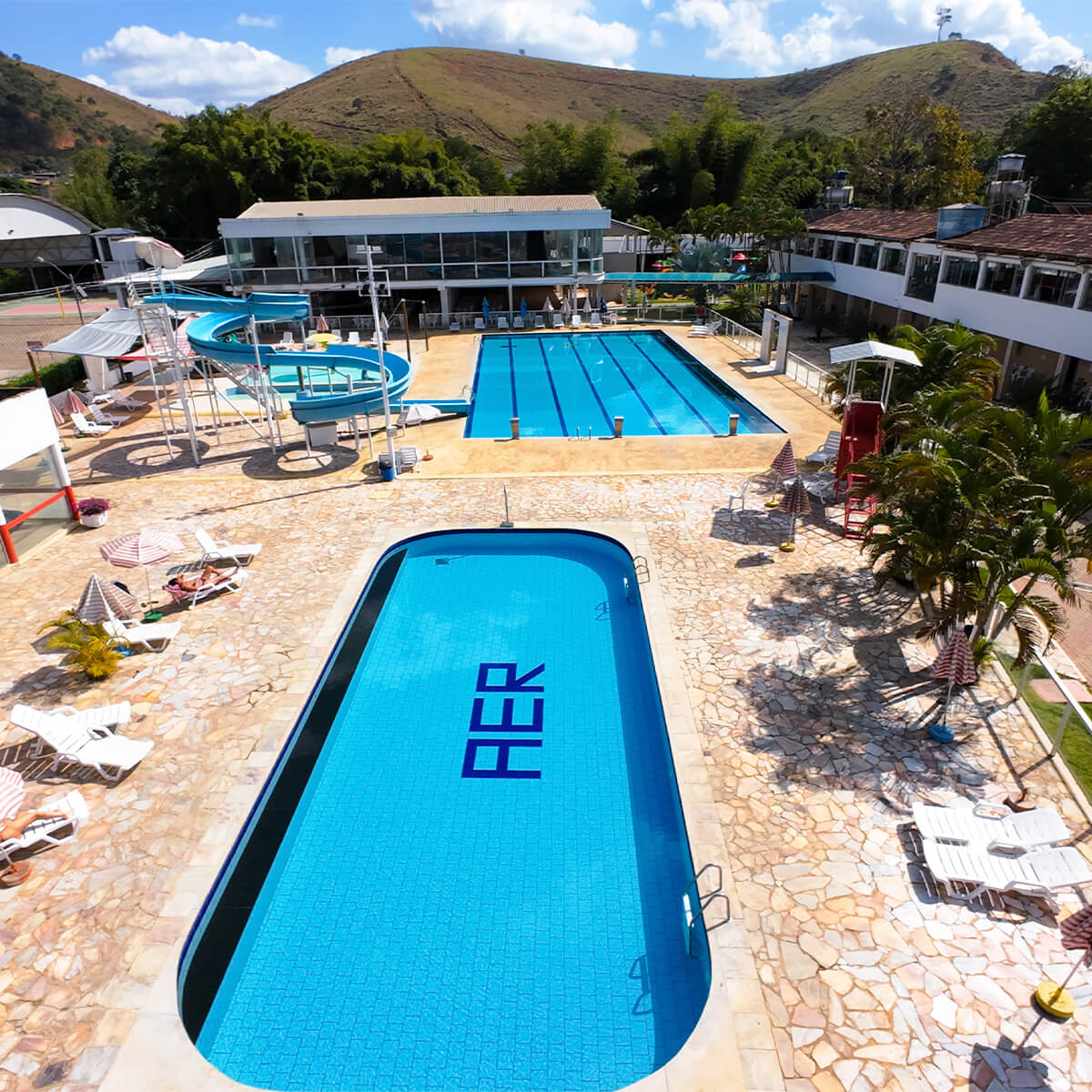 Piscina Oval